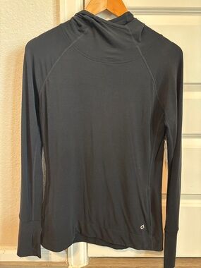 NWT Gap fit breathe Hooded Long Sleeve Top